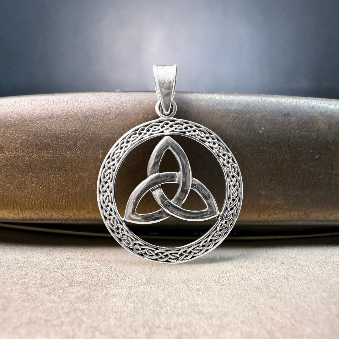 CIRCLE TRINITY CELTIC KNOT-eternity, wholeness,and everlasting love