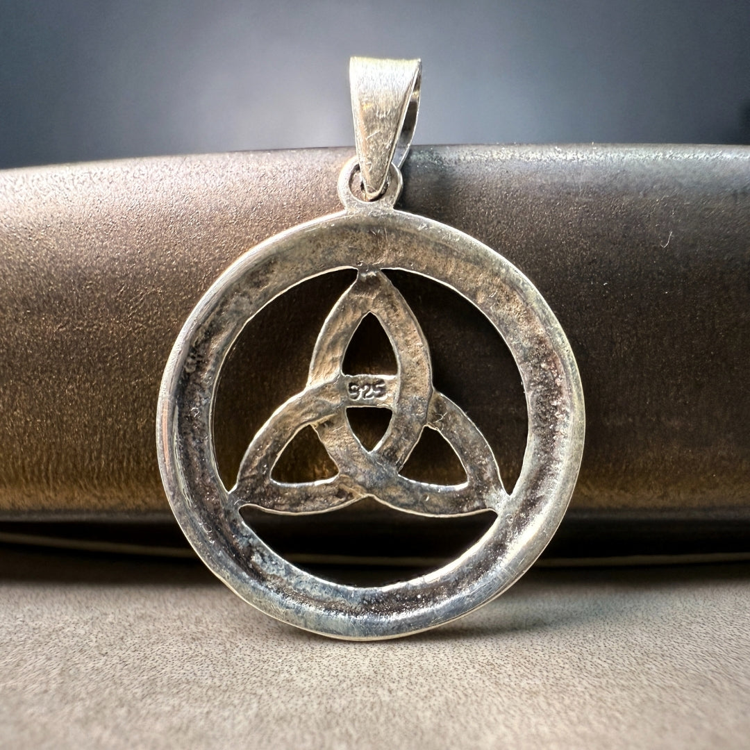 CIRCLE TRINITY CELTIC KNOT-eternity, wholeness,and everlasting love