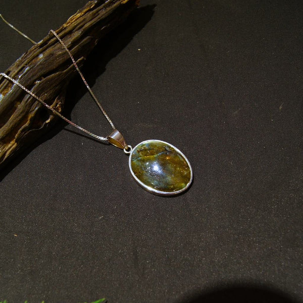 Labradorite Pendant Necklace