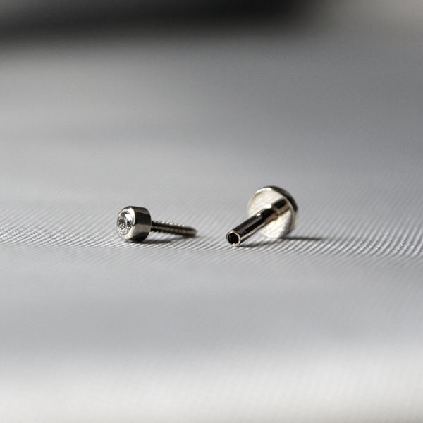 white sapphire - Silver Nose Stud