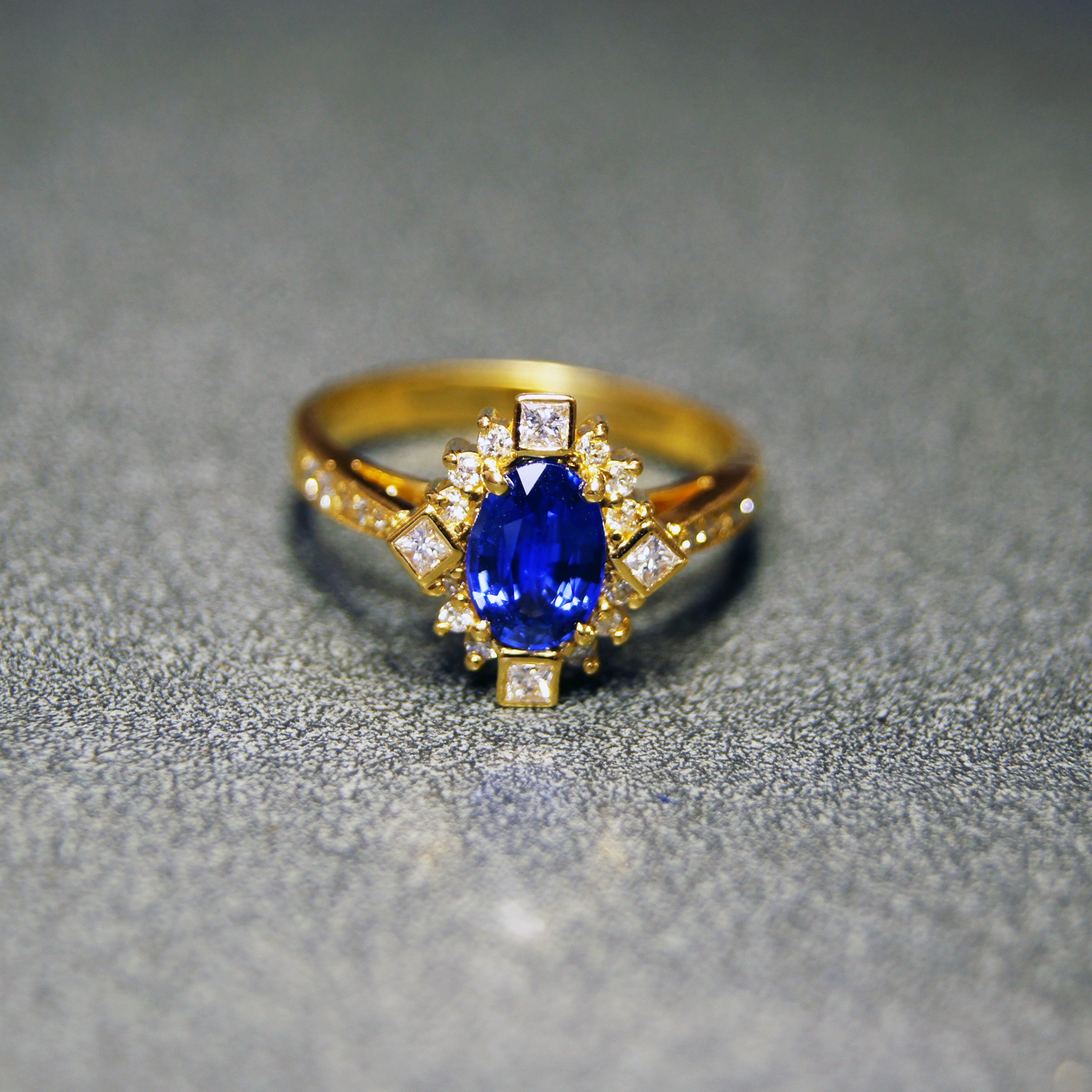 Avior Blue Sapphire Ring